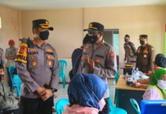 Kapolres Dan Dandim Pantau Pelaksanaan Vaksinasi Di Bayongbong Garut