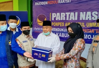 NasDem Mojokerto Gelar Vaksinasi Bagi Santri dan Pekerja