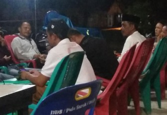 Pihak Desa Pulo Sarok saat melakukan pertemuan