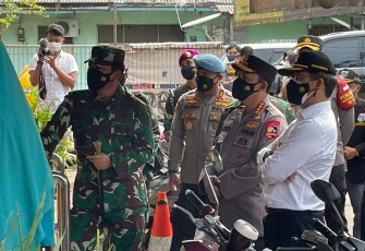 Panglima TNI Marsekal Hadi Tjahjanto bersama Kapolri Jenderal Listyo Sigit Prabowo Melakukan Inspeksi Mendadak 