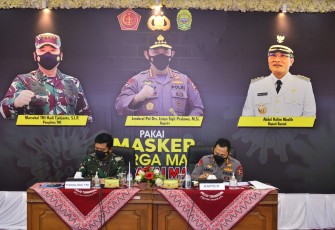 Panglima TNI Marsekal Hadi Tjahjanto bersama Kapolri Jenderal Listyo Sigit Prabowo