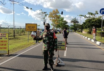 Koramil Pahandut Bersama Tim Satgas Lakukan Operasi Yustisi Rutin di Wilayah Binaan