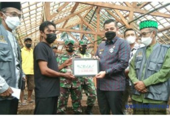 Bupati Pesawaran Sambangi Supinah yang Alami Musibah Kebakaran