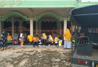 Pelayanan vaksinasi terhadap warga lanjut usia (lansia) di desa Bandarejo dan desa Pasigitan Kecamatan Boja