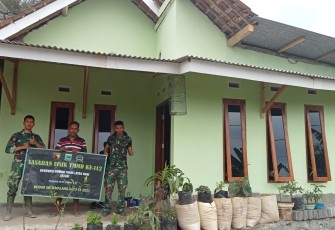 Wajah Senang Terpancar di Wajah Pak Sugiono