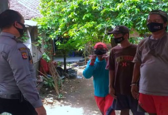 Tanpa lelah, Polsek Kasondel Terus Laksanakan Himbauan Prokes Pada Warganya