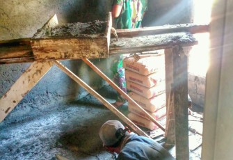 Kotak Plaster Dinding Rochmad 