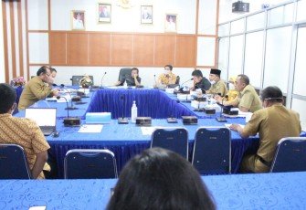SEKDA Bengkulu Tengah Pimpin Langsung Rapat Forum Komunikasi Dengan Pemangku Kepentingan Utama