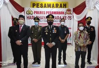 Polres Pesawaran Laksanakan Upacara HUT Bhayangkara Ke-75 Secara Serentak Melalui Video Conference