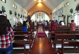 Polsek Weleri Laksanakan Pengamanan Hari Raya  Natal 2021 di Gereja Santo Martinus Weleri
