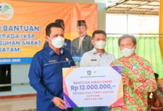 Gubernur Kepri Serahkan Bantuan Hibah Untuk Panti Sosial Anak 