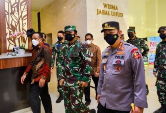 Panglima TNI Marsekal TNI Dr Hadi Tjahjanto SIP dan Kapolri Jenderal Polisi Drs Listyo Sigit Prabowo MSi