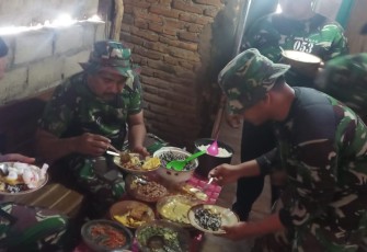 Kehangatan Suasana Sarapan Pagi Satgas TMMD 112