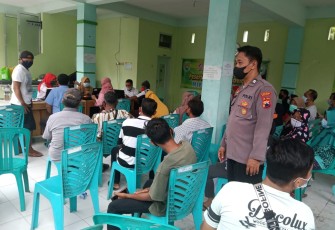 Kapolsek Cepiring hadiri pelaksanaan vaksinasi di Puskesmas Cepiring. Selasa 9/11/2021
