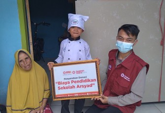PPPA Daarul Qur'an Bandung Salurkan Biaya Pendidikan Untuk Arsyad