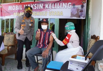 Polres Bengkulu Utara Lakukan Vaksinasi Door To Door 