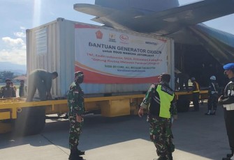 Dua pesawat Hercules TNI AU angkut generator oxygen