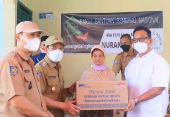Sinergikan Dengan Program Pemkot, PT Astra Bersama Wawali Bagikan Sembako