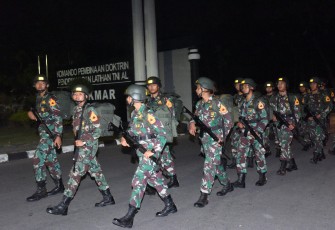 Keberangkatan tim pertama dari start Kodikmar Gunungsari, Surabaya