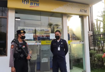 Personel Samapta Polres Pekalongan Kota Lakukan Penerangan Keliling (Penling)