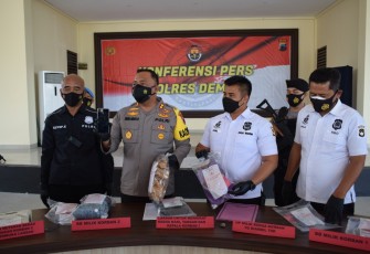 Kapolres Demak AKBP Budi Adhy Buono saat konferensi Pers