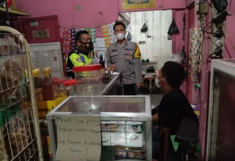Polsek Weleri laksanakan operasi penertiban PPKM level 2 diwilayah Kecamatan weleri Kabupaten Kendal Minggu (10/10/2021) malam.
