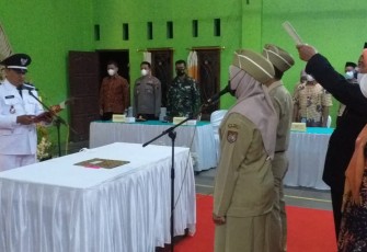 Polsek Boja melakukan pengamanan pelantikan dan pengambilan sumpah janji jabatan perangkat Desa Purwogondo Kecamatan Boja Kabupaten Kendal bertempat di Aula Balaidesa Purwogondo, Kamis (14/10/2021).