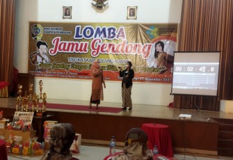 Ajak Masyarakat Konsumsi Jamu Dinkes Tulungagung Gelar Lomba Jamu Gendong