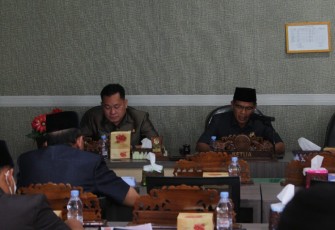 Paripurna Pandangan Umum Fraksi-Fraksi DPRD dan Jawaban Bupati Terhadap RAPBD 2022