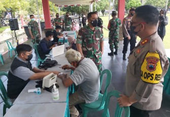 Kapolres Pekalongan Kota, Polda Jateng AKBP Wahyu Rohadi S.I.K., bersama Forkopimda Kota Pekalongan meresmikan Launching gebyar Vaksinasi Covid-19 berhadiah, yang diselenggarakan oleh pemerintah Kota Pekalongan bekerjasama dengan Polres Pekalongan Kota