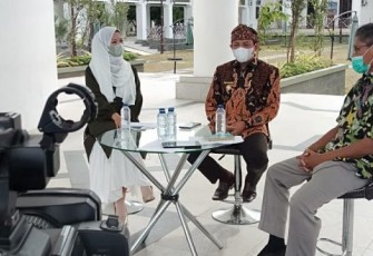 Wakil Walikota Bengkulu Dedy Wahyudi dan Kabid Pembinaan Akutansi dan Pelaporan Keuangan pada Ditjend Perbendaharaan Provinsi Bengkulu, Wawan Hermawan Hadir sebagai bintang tamu dalam acara live NGOPI BETV