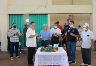 Sekretaris Daerah Provinsi Bengkulu Hamka Sabri membuka secara resmi Kejuaraan Tenis STB CUP-1 2021 di Lapangan Tennis Indoor Pemprov Bengkulu
