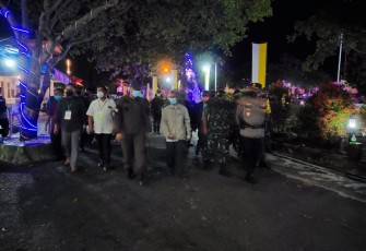 Dandim 1016 Palangka Raya Kolonel Inf Rofiq Yusuf turun langsung melakukan patroli malam menjelang pergantian tahun 2021.