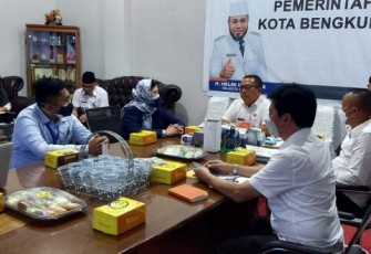  Pemkot Bengkulu menerima kunjungan kerja (kunker) tim dari Irjen Kementrian Keuangan RI yang ingin menggelar Forum Group Disscusion (FGD) dalam rangka Akselerasi Penanganan Covid dan Pemulihan Ekonomi Nasional (PC-OEN) di Kota Bengkulu
