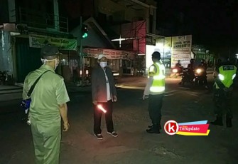 Pelaksanaan Pendisiplinan Protokol Kesehatan Covid-19 di Kecamatan Selopuro (foto : Faisal NR / Klikwarta.com)