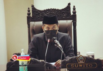 Ketua DPRD Kabupaten Blitar Suwito Saren Satoto (foto: Faisal NR / dok. Klikwarta.com)