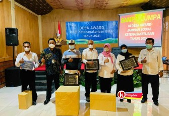 Desa Award BPJS Ketenagakerjaan Cabang Blitar Tahun 2021 (foto : Faisal NR / Klikwarta.com)