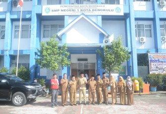 Kunjungi SMPN 01 Kota Bengkulu, Wagub Rosjonsyah Dorong Semangat Siswa agar terus Berprestasi