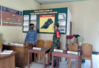 Babinsa monitoring PPKM di wilayah binaan