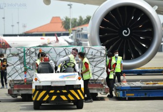 Menlu Retno : Dunia Hadapi Kenaikan Kasus Global