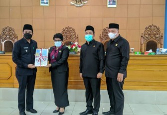 Rapat Paripurna, Wabup Bengkulu Utara Serahkan Nota Pengantar Penyertaan Modal Daerah