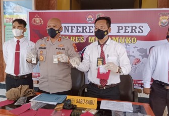 Polres MM Release 3 Pelaku Penyalahgunaan Narkotika Jenis Sabu
