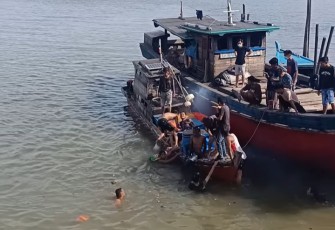 Dua Bocah Terseret Arus