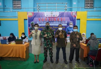 Korem 143/HO membantu kegiatan vaksinasi untuk kalangan Perguruan Tinggi khususnya bagi mahasiswa Universitas Halu Oleo (UHO), Kendari, Sultra.