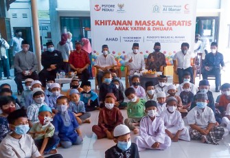 BSMI DKI Jakarta bekerja sama dengan Yayasan Masjid Al Manar menggelar khitanan masal gratis untuk anak yatim dan dhuafa