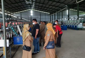 Kunjungi Lima Pabrik, Tim Gabungan Gugus Tugas Covid-19 Polres Majalengka Pantau Penerapan Prokes