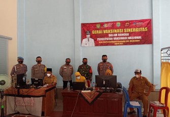 Sinergitas Polsek Rajagaluh Bersama Koramil Pantau Kegiatan Percepatan Vaksinasi Nasional di Wilayah