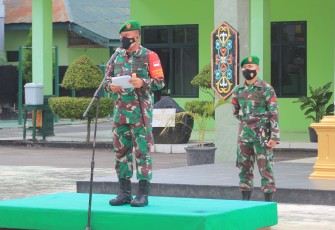 Dandim Palangka Raya Pimpin Upacara Korps Raport Kenaikan Pangkat 27 Prajurit