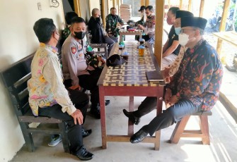 Rapat Terbatas Tentang Percepatan Vaksinasi