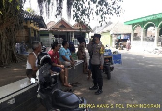 Patroli Dialogis Bhabinkamtibmas Polsek Panyingkiran Himbau Warga Untuk Patuhi Prokes